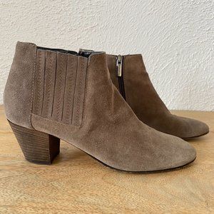 AQUATALIA Suede Leather Ankle Fallyn Booties Size 9 1/2 Made in Italy 9.5